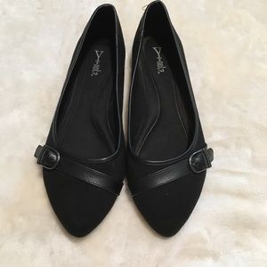 LAST CHANCE Black pointy toe flats